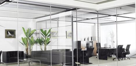 现代办公玻璃隔断环境设计的流行选择